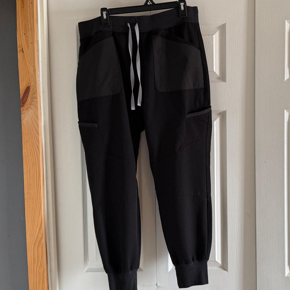 Figs Women's Black joggers
